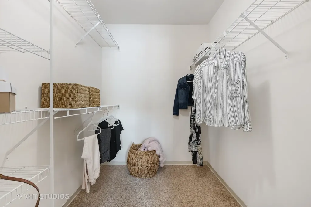 27 Kensington Circle Wheaton IL 60189
