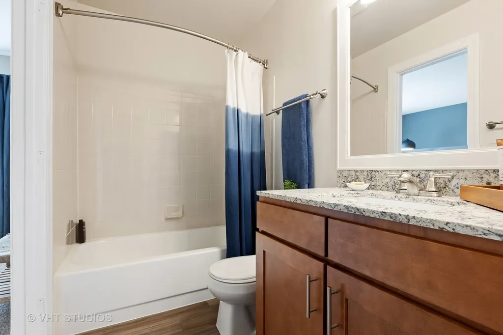 27 Kensington Circle Wheaton IL 60189
