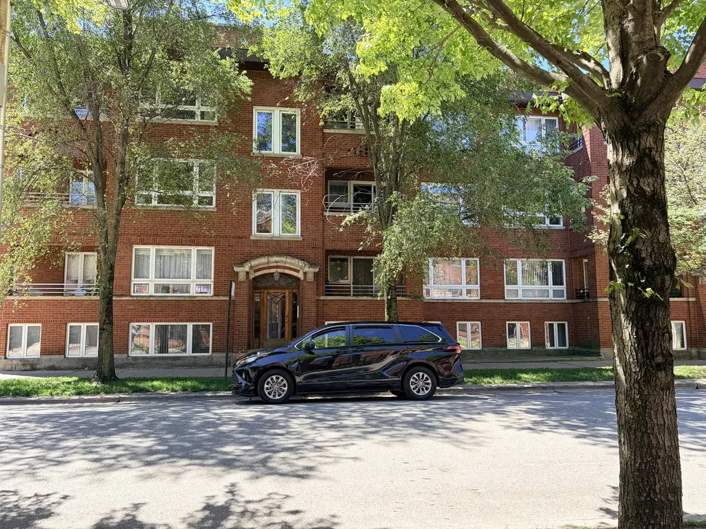 1057 West Thorndale Avenue Chicago IL 60660
