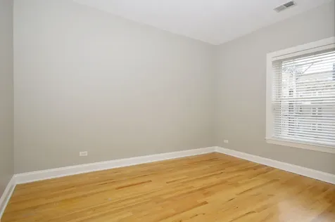 1057 West Thorndale Avenue Chicago IL 60660