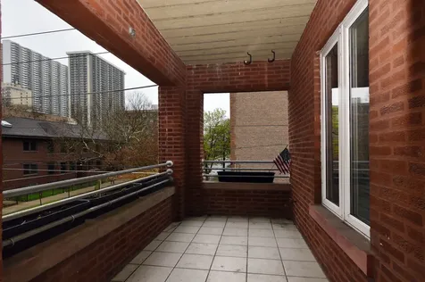 1057 West Thorndale Avenue Chicago IL 60660