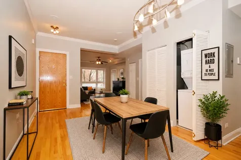 1057 West Thorndale Avenue Chicago IL 60660