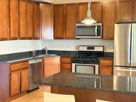 1057 West Thorndale Avenue Chicago IL 60660