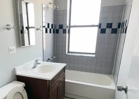6141 South Woodlawn Avenue Chicago IL 60637