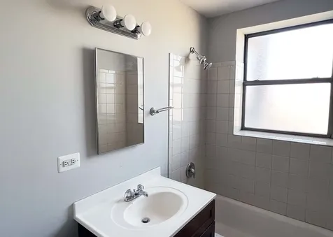 6141 South Woodlawn Avenue Chicago IL 60637