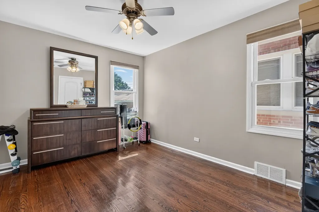 6365 North Mobile Avenue Chicago IL 60646