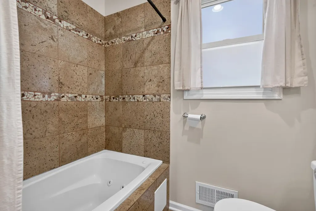 6365 North Mobile Avenue Chicago IL 60646