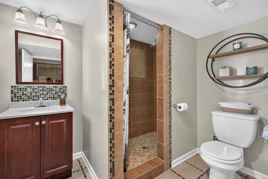 6365 North Mobile Avenue Chicago IL 60646
