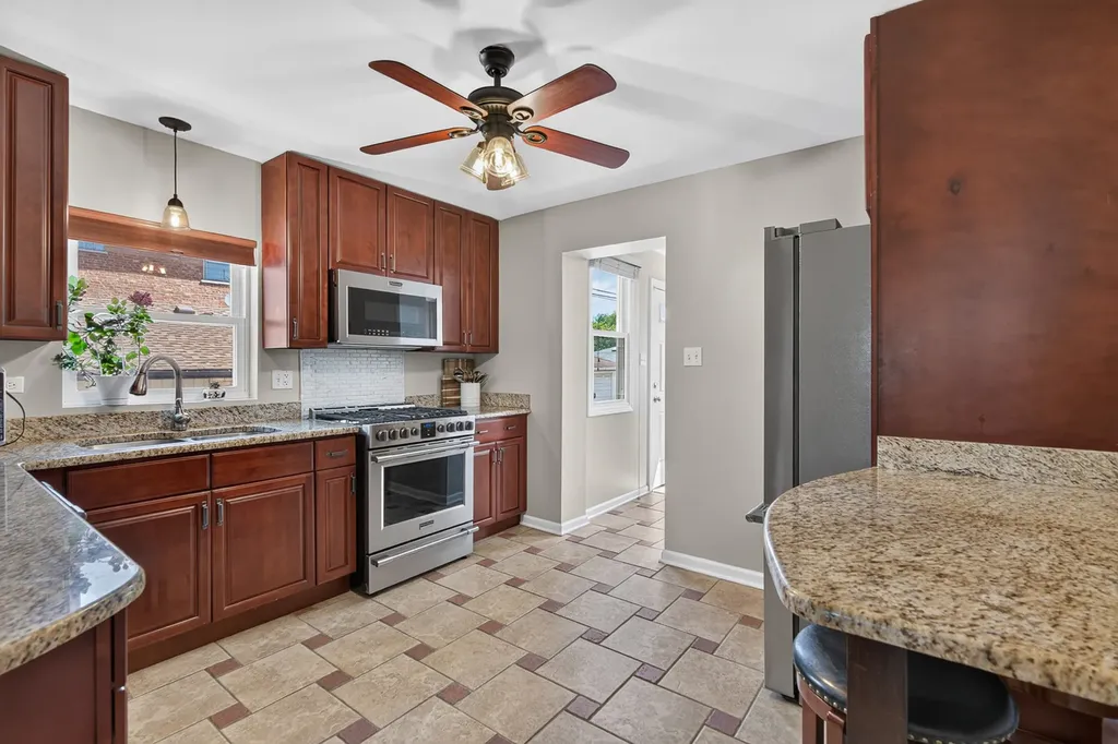 6365 North Mobile Avenue Chicago IL 60646