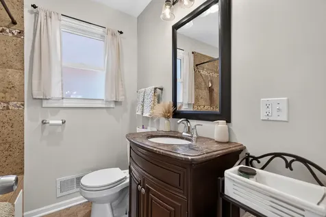 6365 North Mobile Avenue Chicago IL 60646