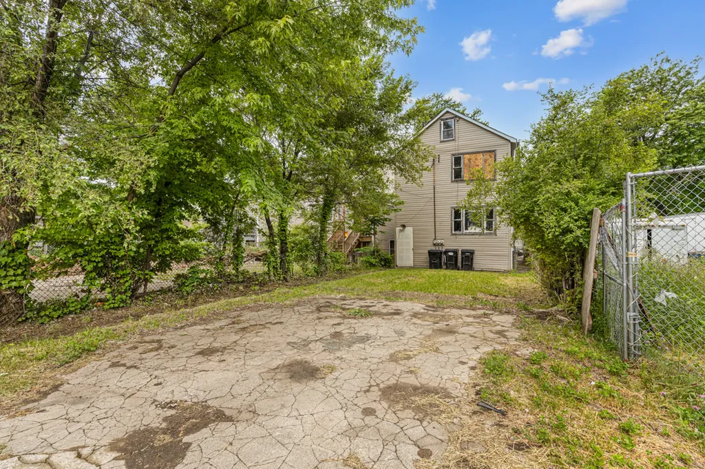 7339 South Kimbark Avenue Chicago IL 60619