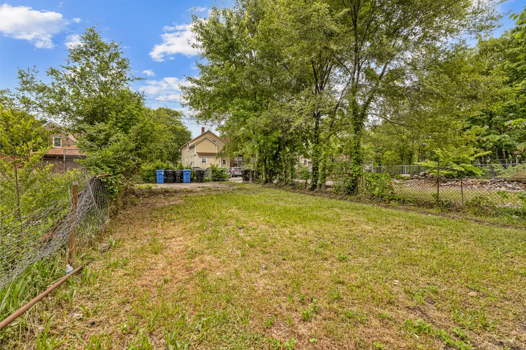 7339 South Kimbark Avenue Chicago IL 60619