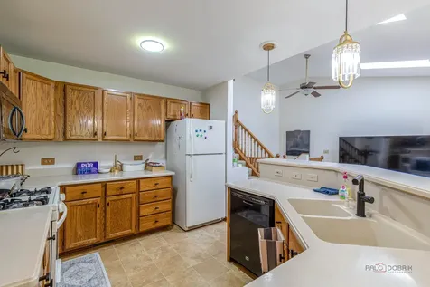 24 Garden Crescent Court Elgin IL 60123