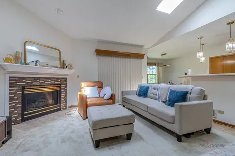 24 Garden Crescent Court Elgin IL 60123