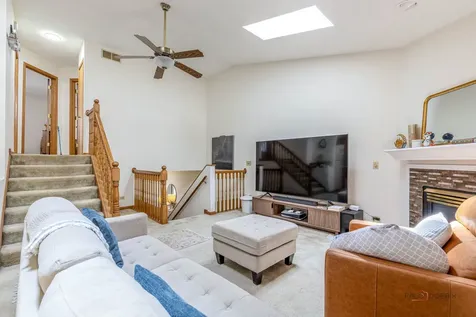 24 Garden Crescent Court Elgin IL 60123
