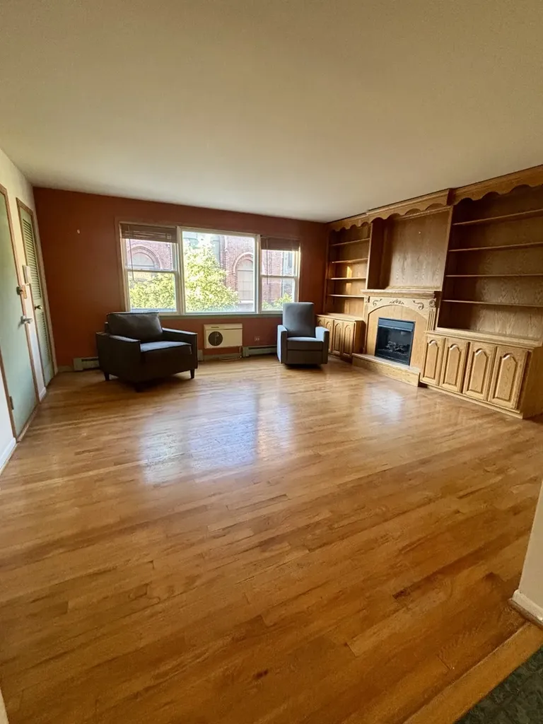 6921 North Ashland Boulevard Chicago IL 60626