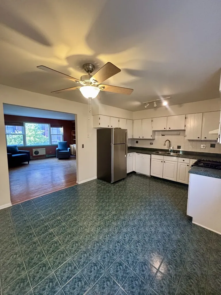 6921 North Ashland Boulevard Chicago IL 60626
