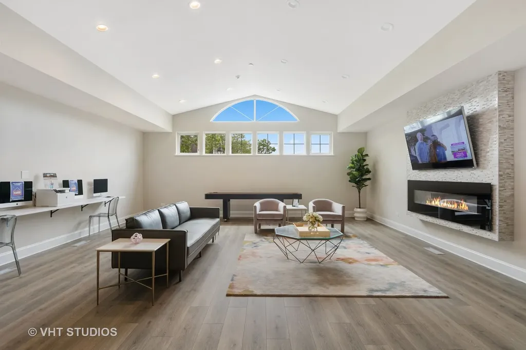 105 Kensington Circle Wheaton IL 60189