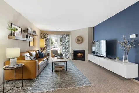 105 Kensington Circle Wheaton IL 60189