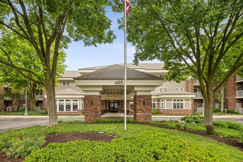 605 Barrington Avenue East Dundee IL 60118