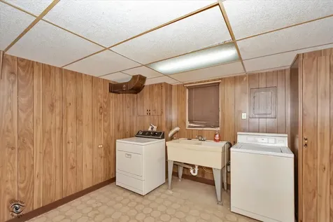 16816 Greenwood Avenue South Holland IL 60473
