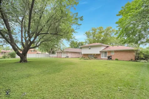 16816 Greenwood Avenue South Holland IL 60473