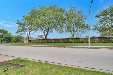 16816 Greenwood Avenue South Holland IL 60473