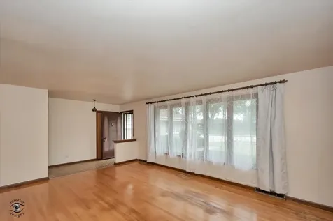 16816 Greenwood Avenue South Holland IL 60473