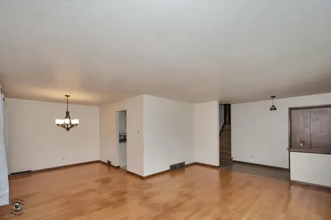 16816 Greenwood Avenue South Holland IL 60473