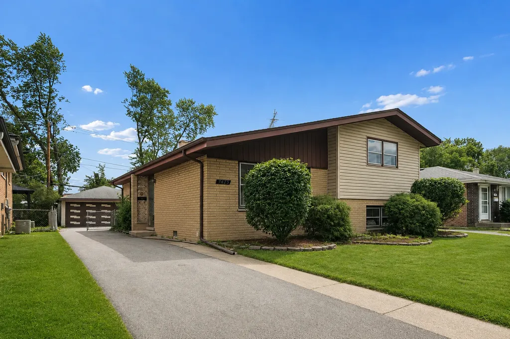 4425 West Jean Street Alsip IL 60803