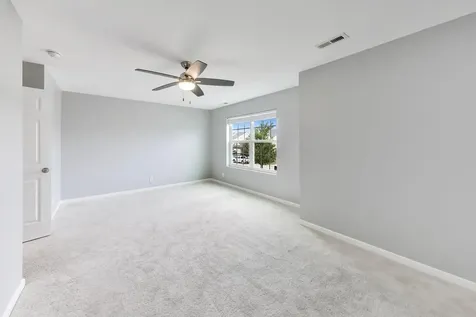 1239 Da Vinci Drive Hampshire IL 60140