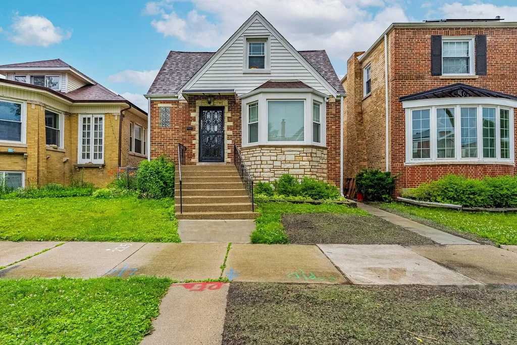 5621 North Drake Avenue Chicago IL 60659