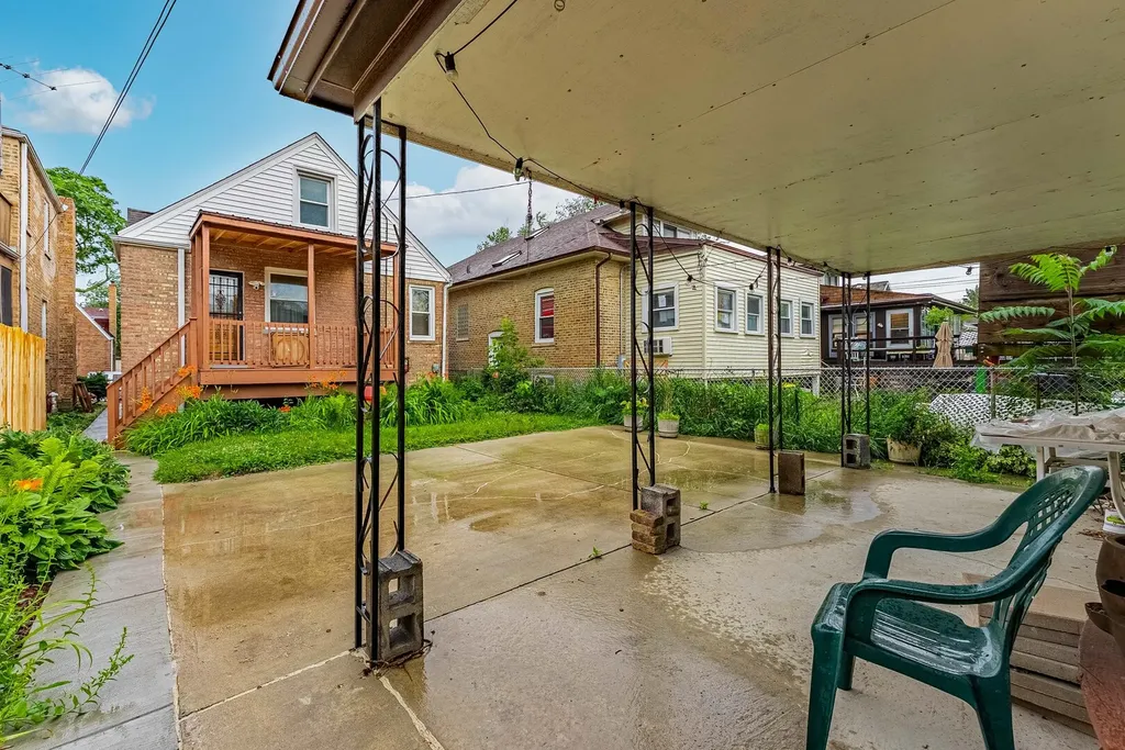 5621 North Drake Avenue Chicago IL 60659