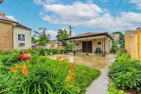 5621 North Drake Avenue Chicago IL 60659