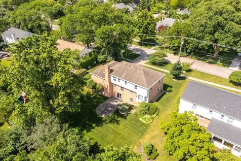 255 Lee Road Northbrook IL 60062