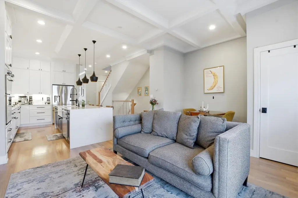 1635 North Central Park Avenue Chicago IL 60647