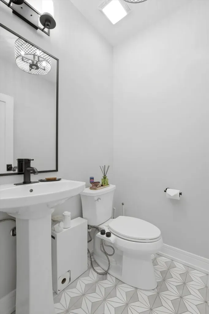 1635 North Central Park Avenue Chicago IL 60647