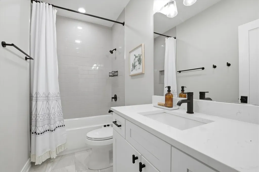 1635 North Central Park Avenue Chicago IL 60647