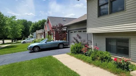 715 Cherry Tree Lane Genoa IL 60135