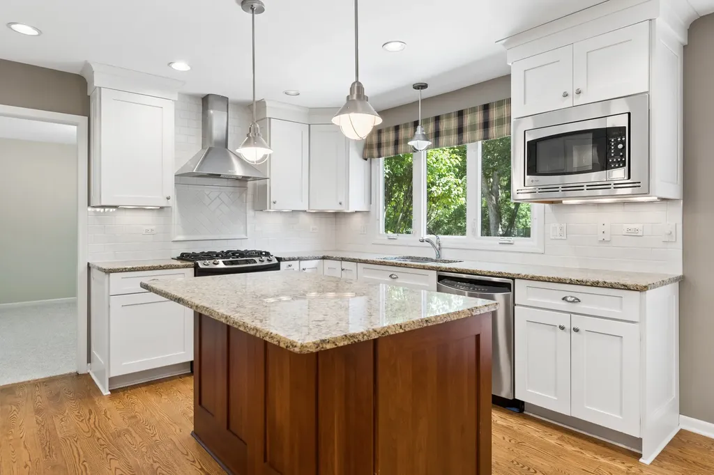 2408 Newport Drive Naperville IL 60565