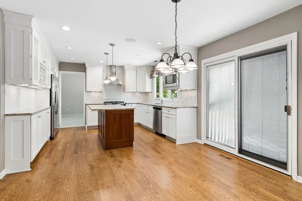 2408 Newport Drive Naperville IL 60565