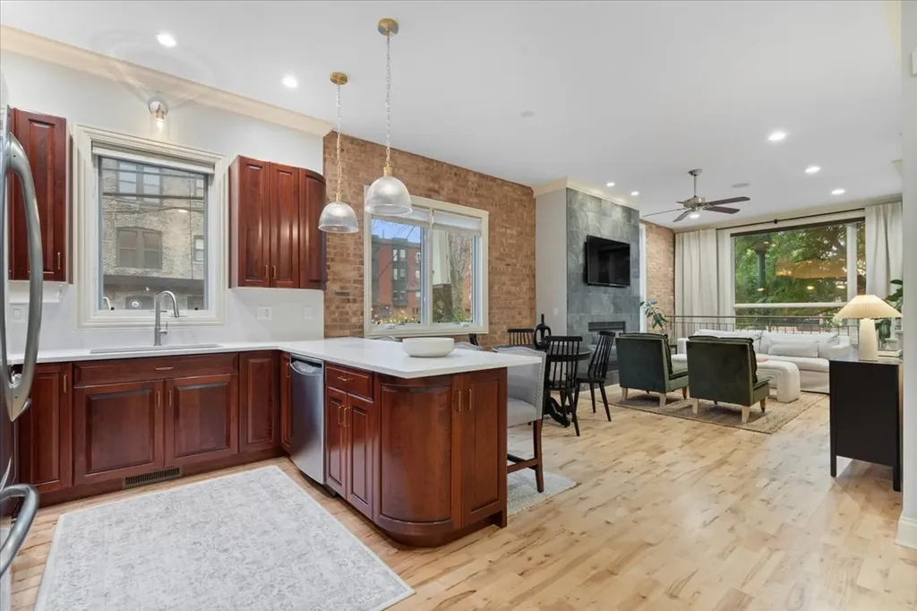 1355 West Erie Street Chicago IL 60622