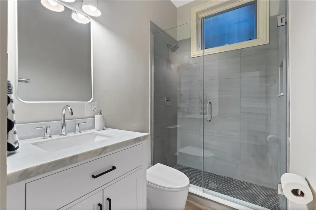 1355 West Erie Street Chicago IL 60622