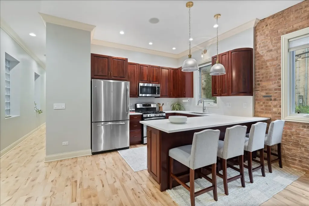 1355 West Erie Street Chicago IL 60622