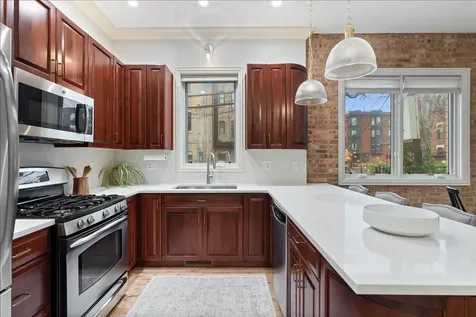 1355 West Erie Street Chicago IL 60622