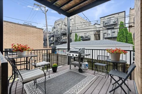 1355 West Erie Street Chicago IL 60622