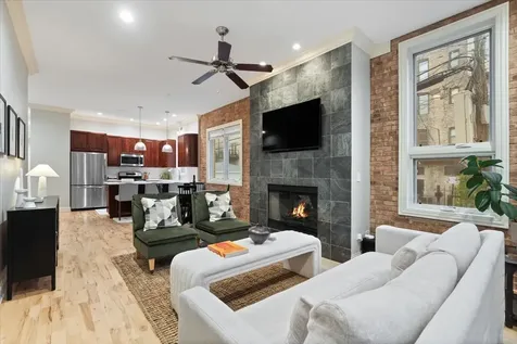 1355 West Erie Street Chicago IL 60622