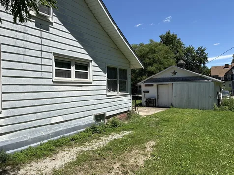 208 North Wood Street Gibson City IL 60936