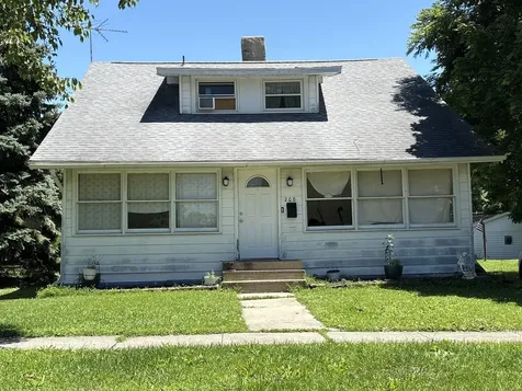 208 North Wood Street Gibson City IL 60936