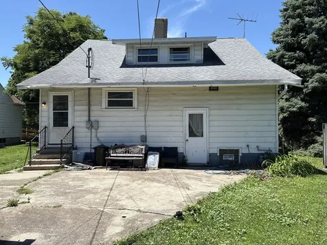 208 North Wood Street Gibson City IL 60936